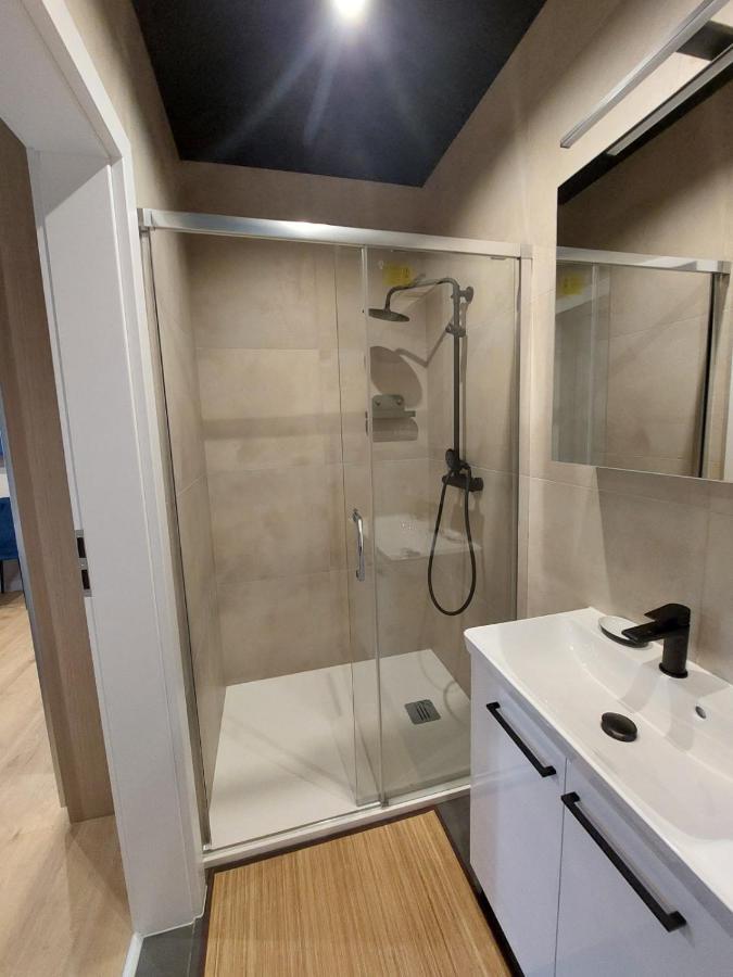 Bmh Apartments Rozana Жешув Экстерьер фото